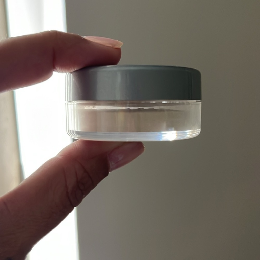 Cover FX Perfect Setting Powder - Picture 2 of 3